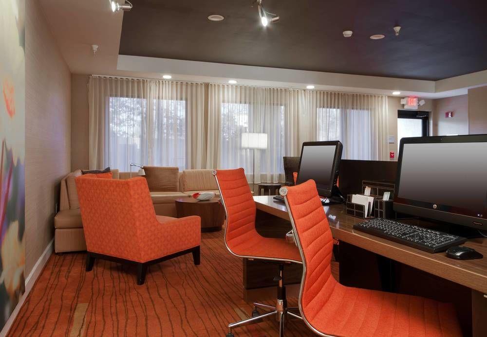 Courtyard By Marriott Palmdale Hotel Exterior photo