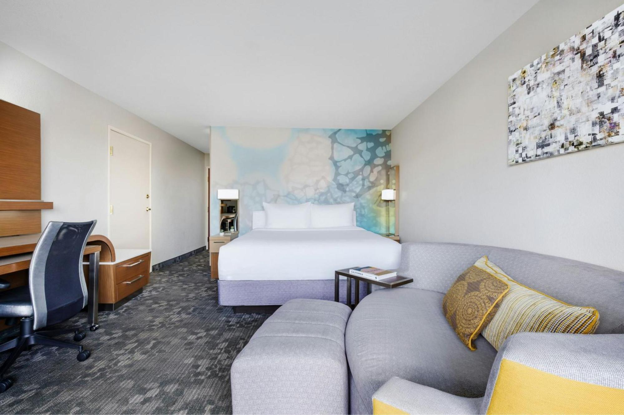 Courtyard By Marriott Palmdale Hotel Exterior photo